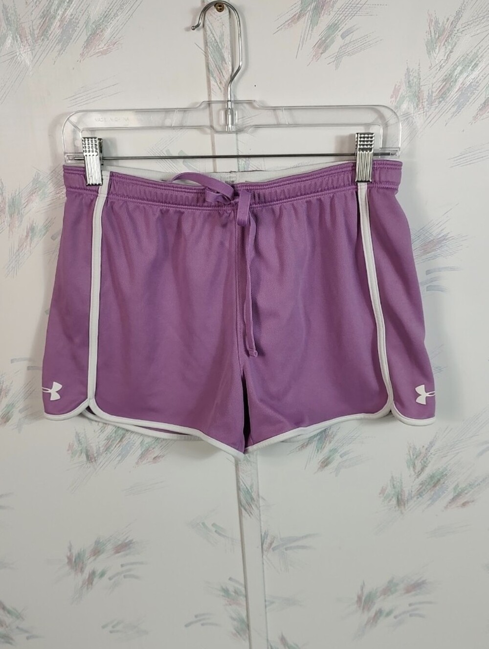 Under Armour Heatgear Purple Athletic Shorts M